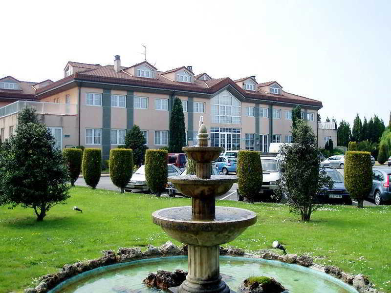 Hotel Arias Aeropuerto Santiago Del Monte エクステリア 写真